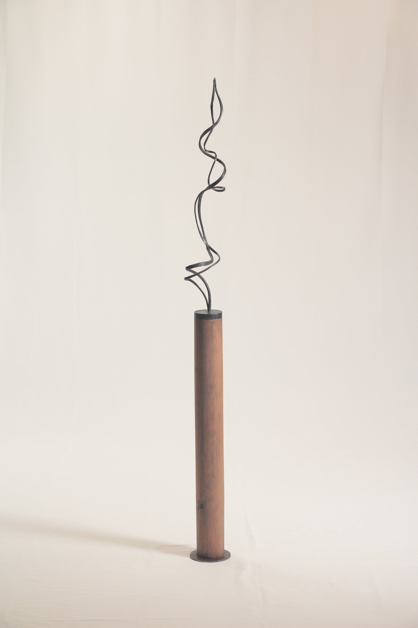Sculptures・オブジェ タイトル 糸 台付 シリーズ011